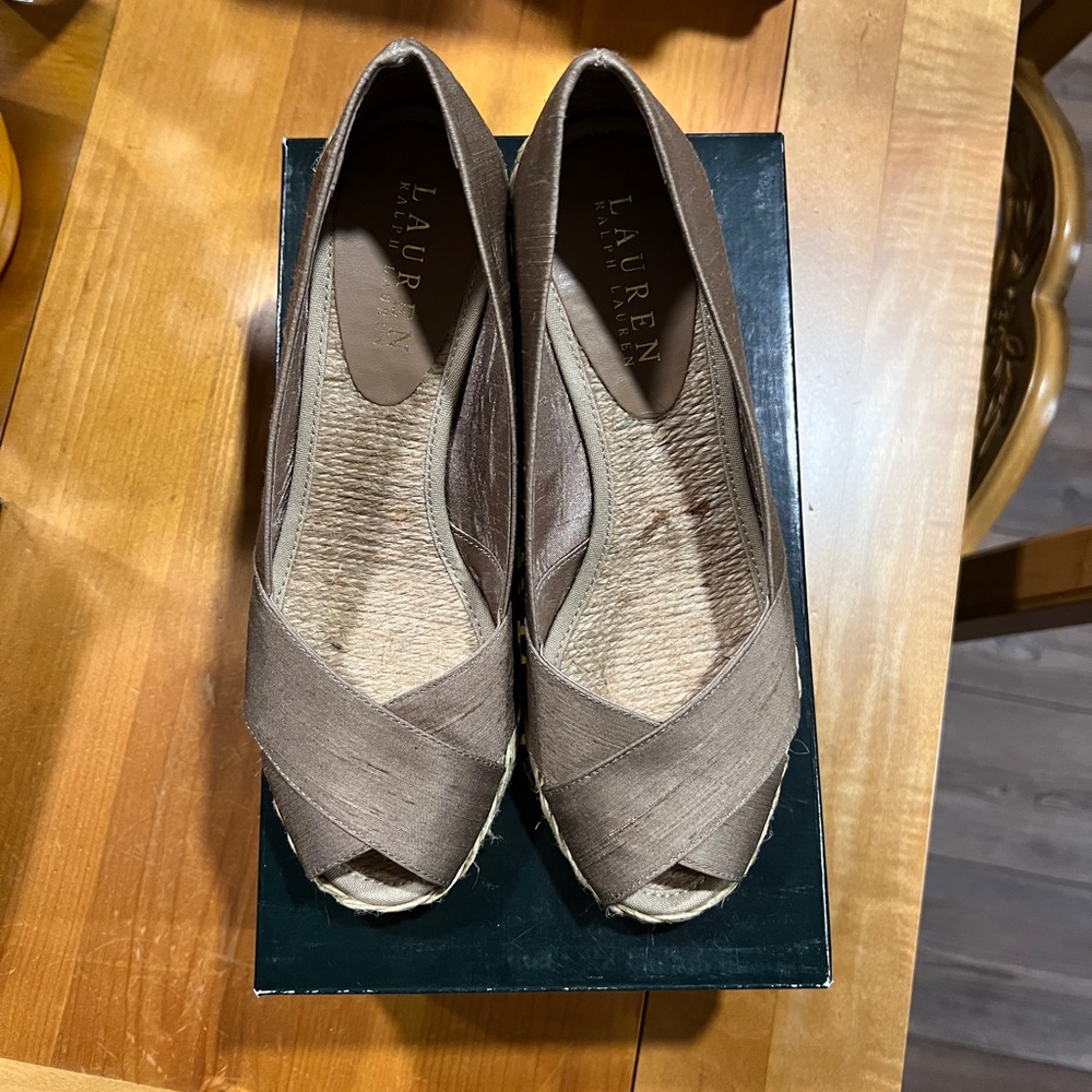 Ralph Lauren Cecilia Wedge in color bark size 6.5 B